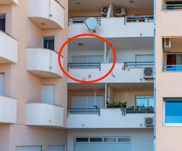 Sea With Free Parking Apartment