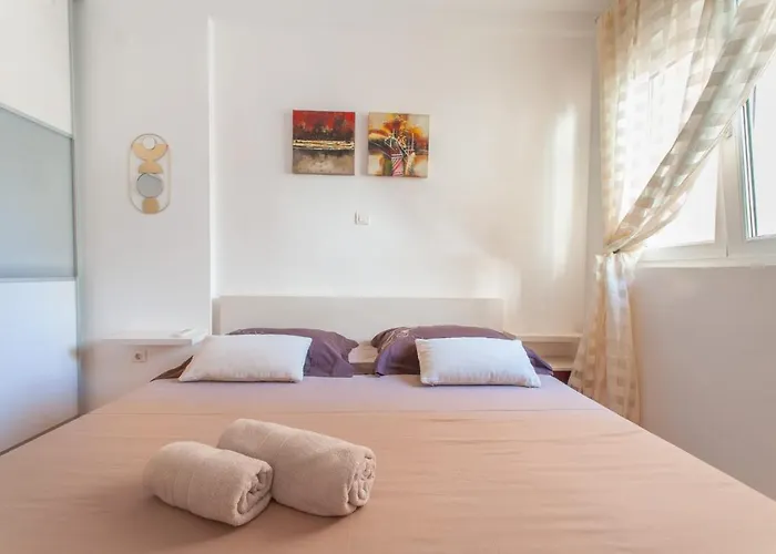 Sea With Free Parking Apartment *