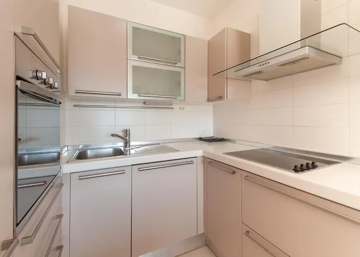 Apartment Sea With Free Parking Split