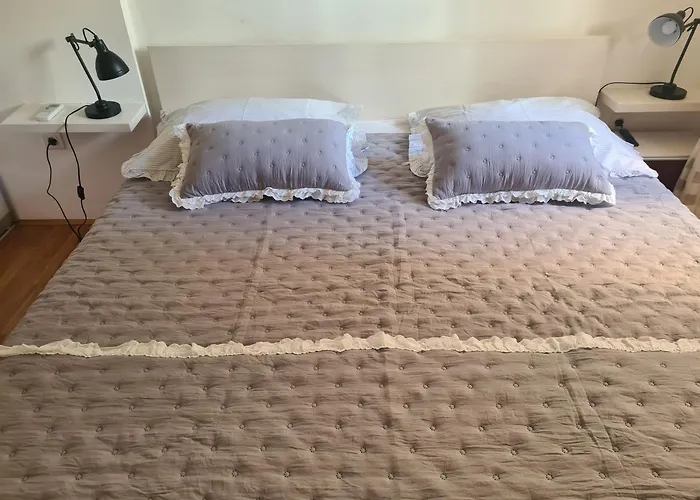 Sea With Free Parking *